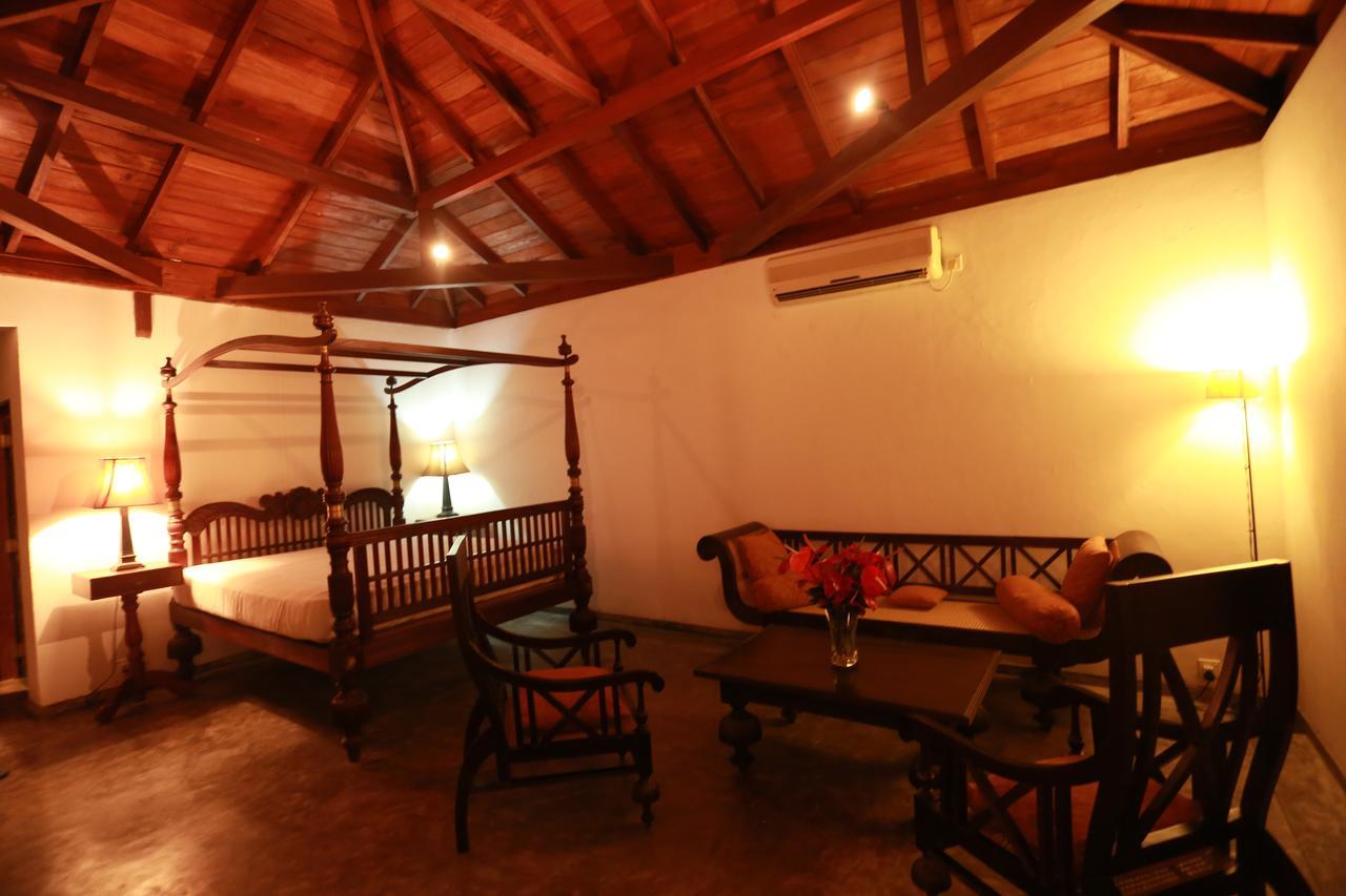 Villa Kusum Hikkaduwa Bagian luar foto