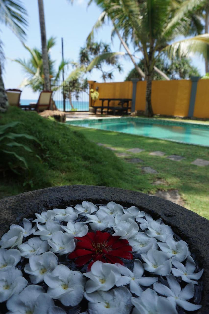 Villa Kusum Hikkaduwa Bagian luar foto